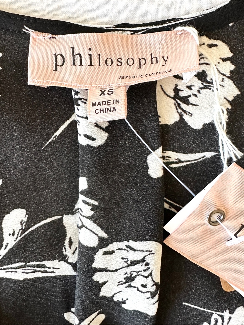 Philosophy Floral Blouse Black White Womens Size XS Smocked Waist New NWT - Picture 7 of 10